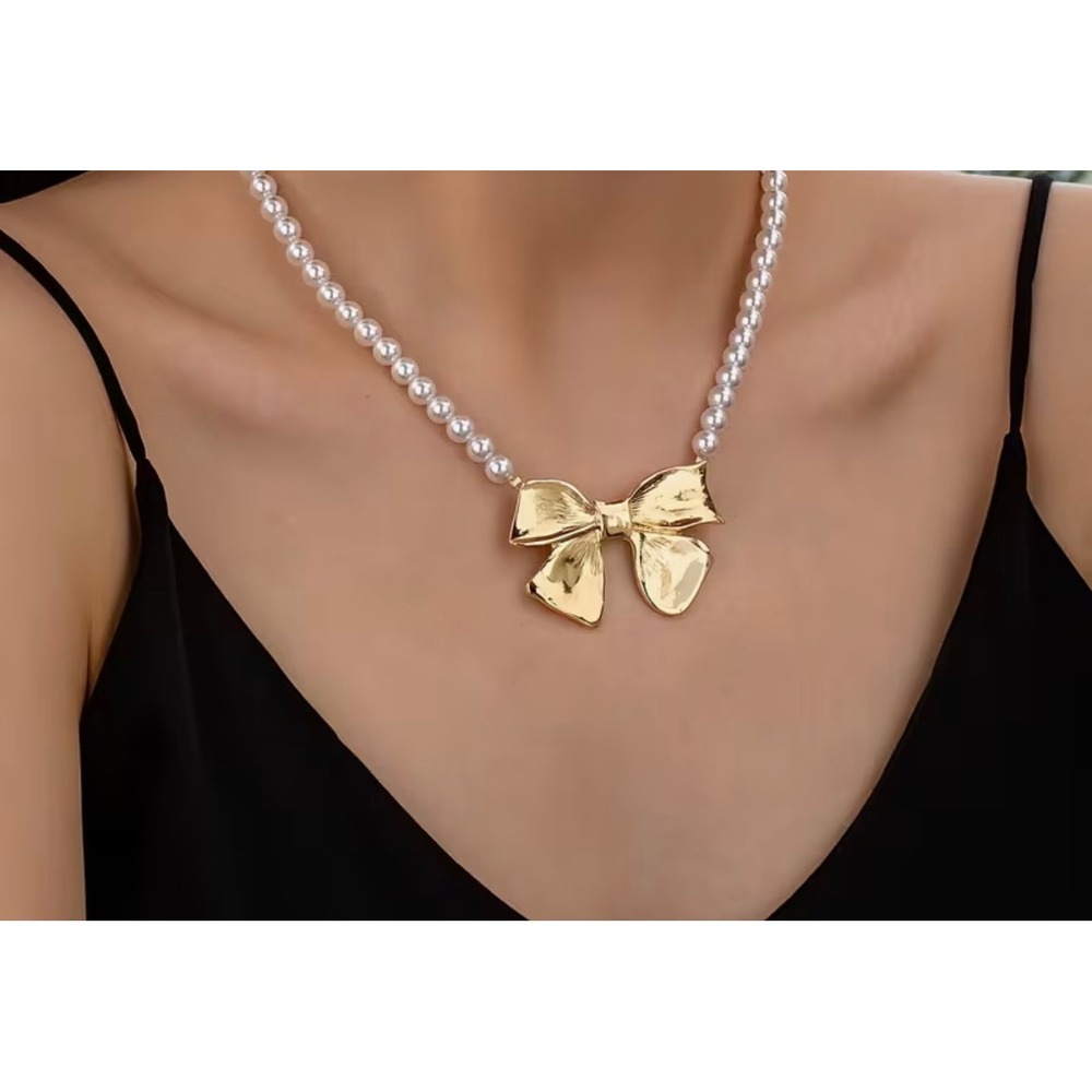 Womens Faux Pearl Strand Necklace Gold Bow‎ Pendant Statement Necklace NWOT